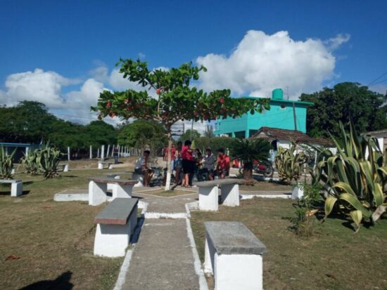 Renovación de servicios en Méyer, en el Plan Turquino trinitario. Foto: Ana Martha Panadés/Radio Trinidad Digital.