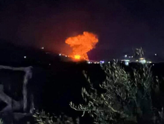 Ataque de aviones israelíes a un sector de la capital Siria. Foto: Prensa Latina.