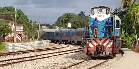 El tren saldrá de la terminal ferroviaria de Sancti Spíritus y los pasajes se venderán 24 horas antes de cada viaje y de última hora. Foto: Delia Proenza/Escambray.
