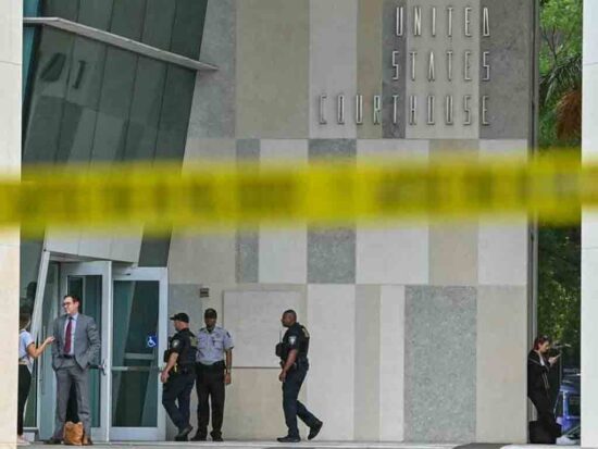 Movilizadas fuerzas policiales en Miami, ante la comparecencia de Donald Trump en el Palacio de Justicia Federal. Foto: Prensa Latina.