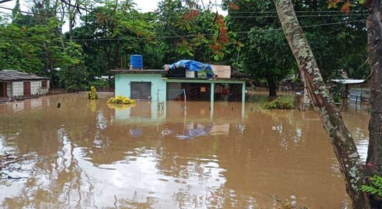 Las fuertes lluvias han ocasionado pérdidas de bienes familiares. La imagen corresponde a una zona de Bayamo, en la provincia Granma.