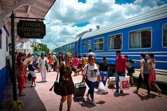 Arribo a la estación de ferrocarril de la ciudad de Holguín. Foto: ACN.