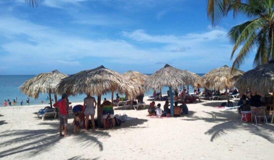 En las cuatro playas de la provincia estarán dispuestas las ofertas gastronómicas y recreativas. Foto: Ana Martha Panadés/Escambray.