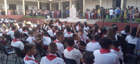 Inicio del curso escolar 2023-2024 en Trinidad de Cuba.