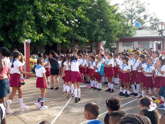 Inicio del curso escolar 2023-2024 en Trinidad de Cuba.