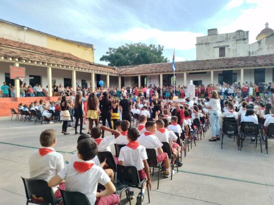 Inicio del curso escolar 2023-2024 en Trinidad de Cuba.