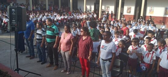 Inicio del curso escolar 2023-2024 en Trinidad de Cuba.