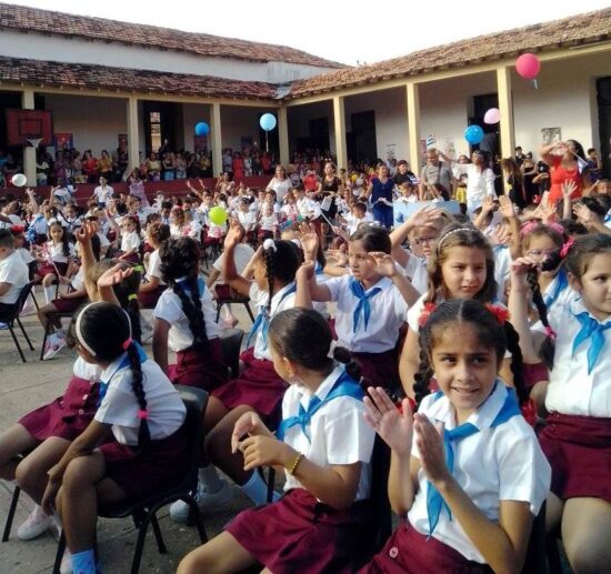 Inicio del curso escolar 2023-2024 en Trinidad de Cuba.