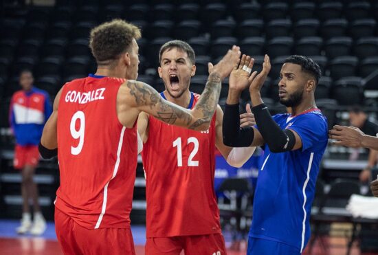 El trinitario José Ramón Gómez (al centro número 12), segundo mejor atacador de Cuba en Panamericano sub 23.