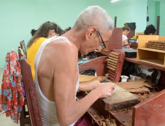 Tradición y herencia se imponen en la ruta del tabaco torcido. Foto: Oscar Alfonso Sosa.