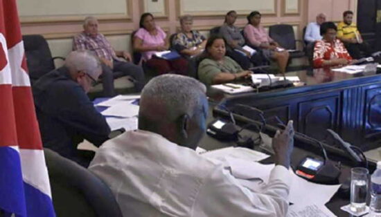 El Consejo de Estado de la República de Cuba acordó convocar la realización de las reuniones de rendición de cuenta de los delegados. Foto: PL.