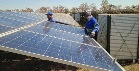 Las nuevas formas de generación a través de las fuentes renovables de energía se extienden a entidades estatales de la provincia. Foto: Cortesía Empresa Eléctrica.