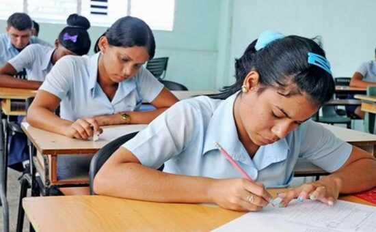 En los meses de octubre y noviembre se realizarán en toda Cuba los exámenes de ingreso a la Educación Superior. Foto: PerlaVisión.