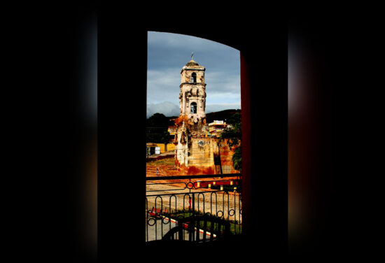 Antigua iglesia de Santa Ana, que da nombre a la plaza contigua.